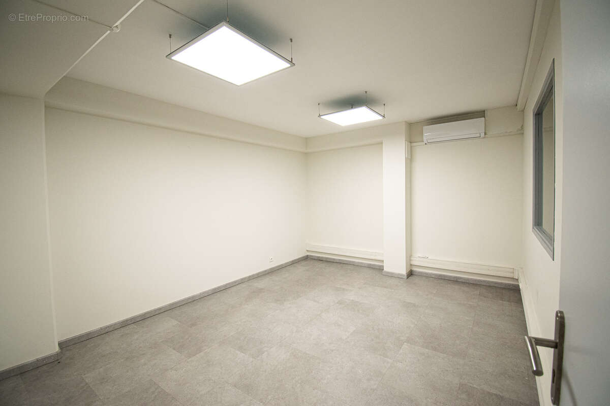 Commerce à SAINT-DENIS