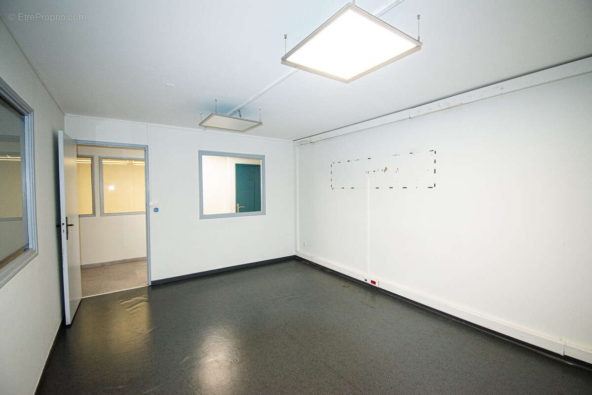 Commerce à SAINT-DENIS