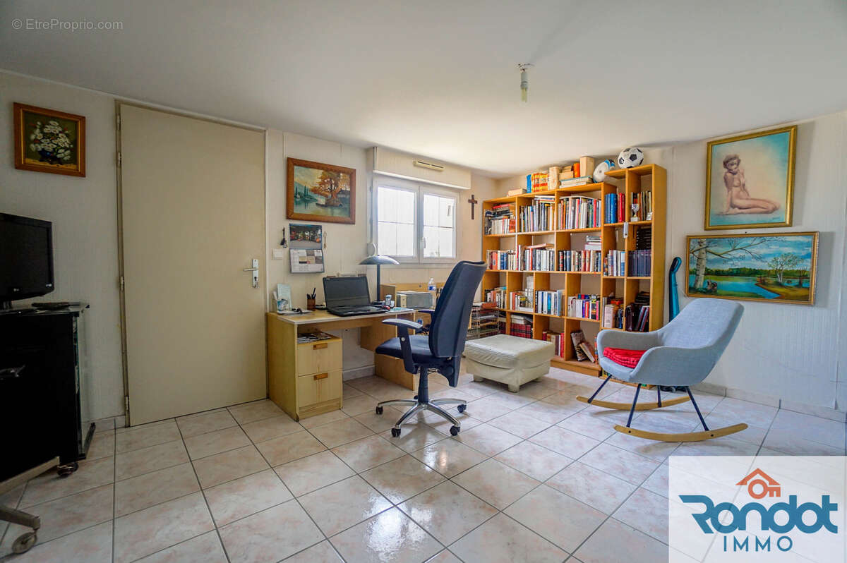 Maison à IS-SUR-TILLE