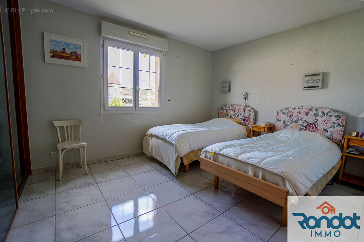 Maison à IS-SUR-TILLE