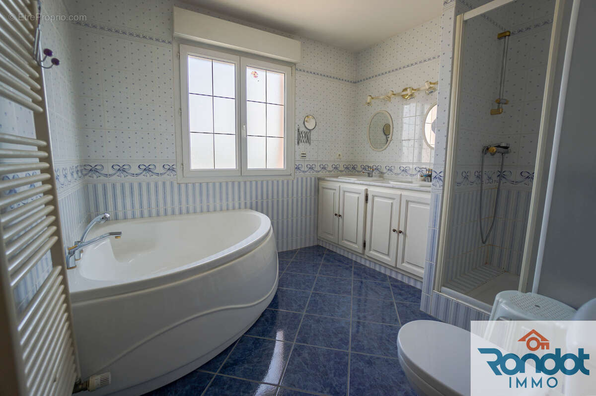 Maison à IS-SUR-TILLE