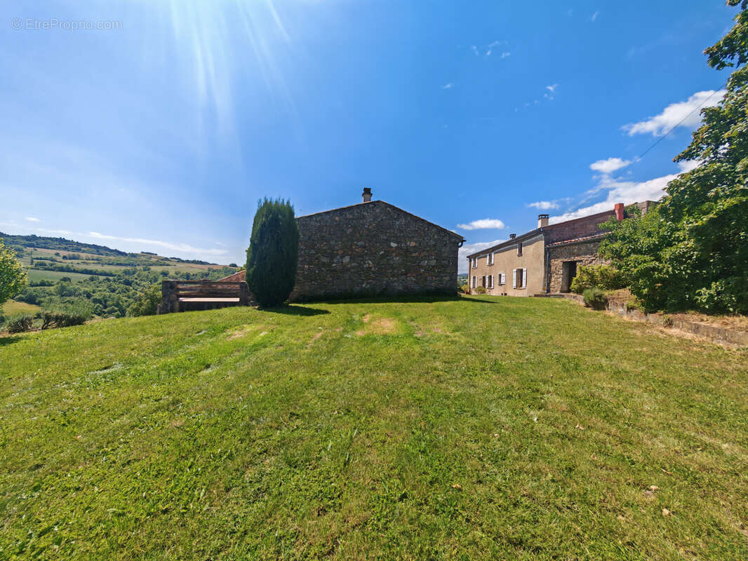 Maison à SAINT-ROMAIN-DE-LERPS