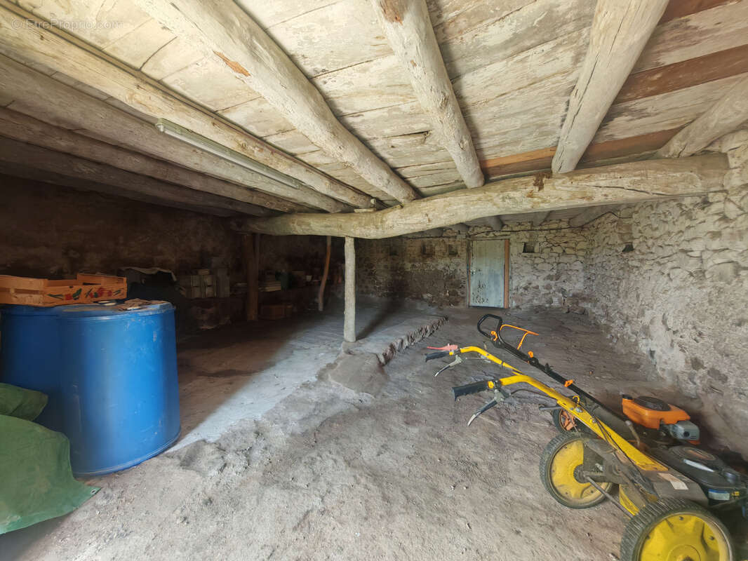 Maison à SAINT-ROMAIN-DE-LERPS