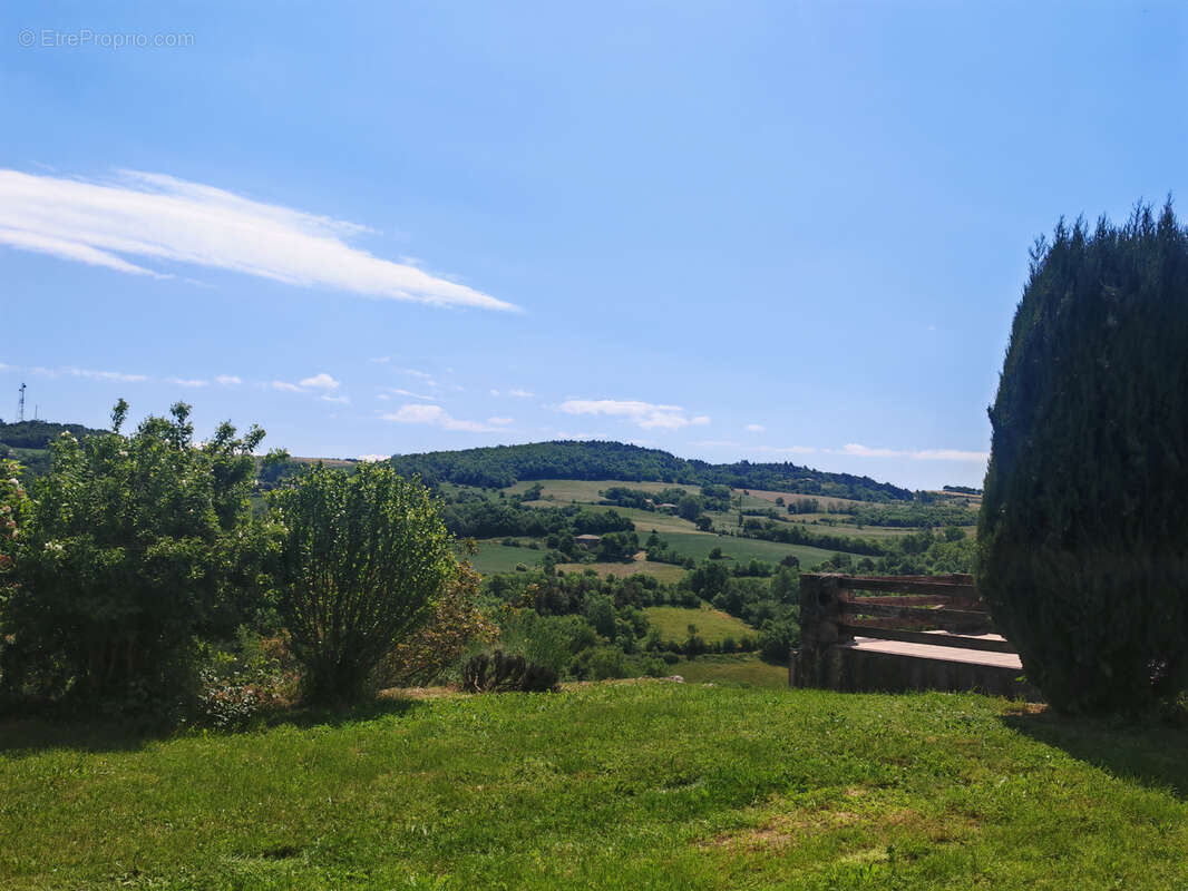 Maison à SAINT-ROMAIN-DE-LERPS