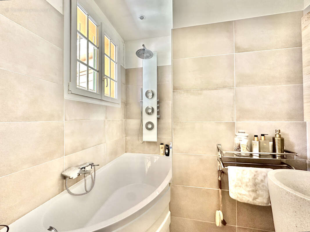 Maison à LA VALETTE-DU-VAR