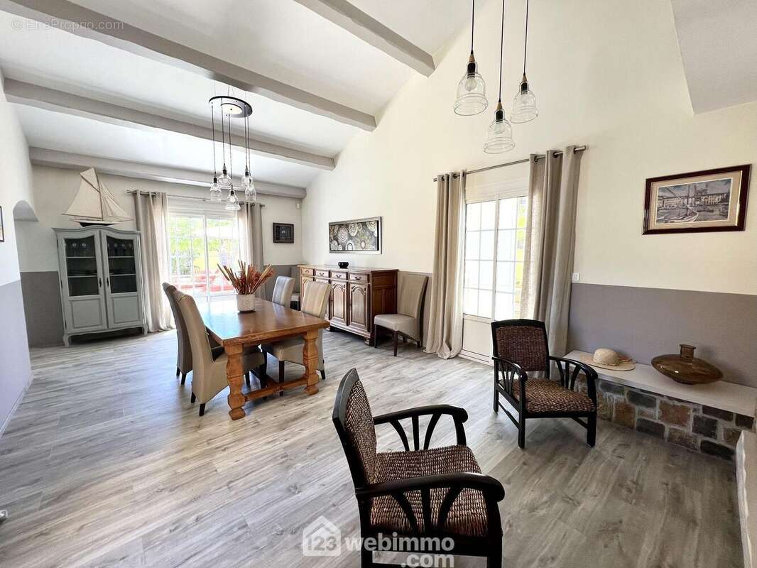 Le séjour cheminée de - Maison à LUCCIANA