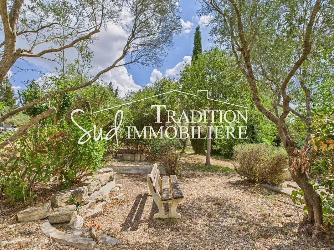 Maison à FONTVIEILLE