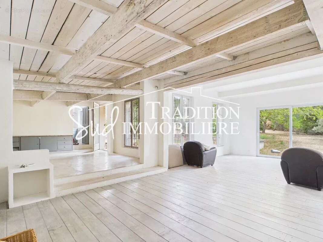 Maison à FONTVIEILLE