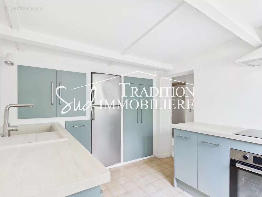 Maison à FONTVIEILLE