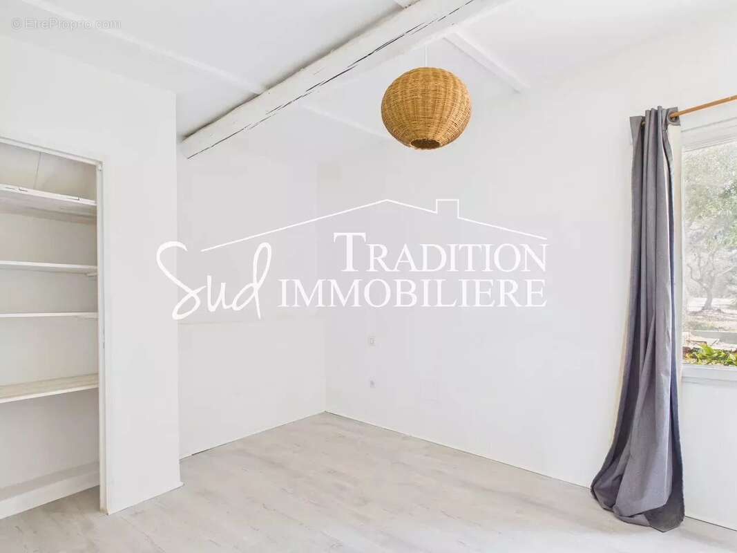 Maison à FONTVIEILLE