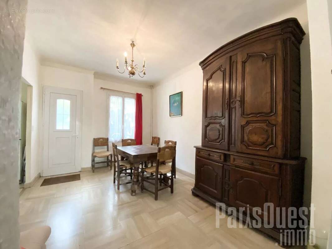 Maison à COURBEVOIE