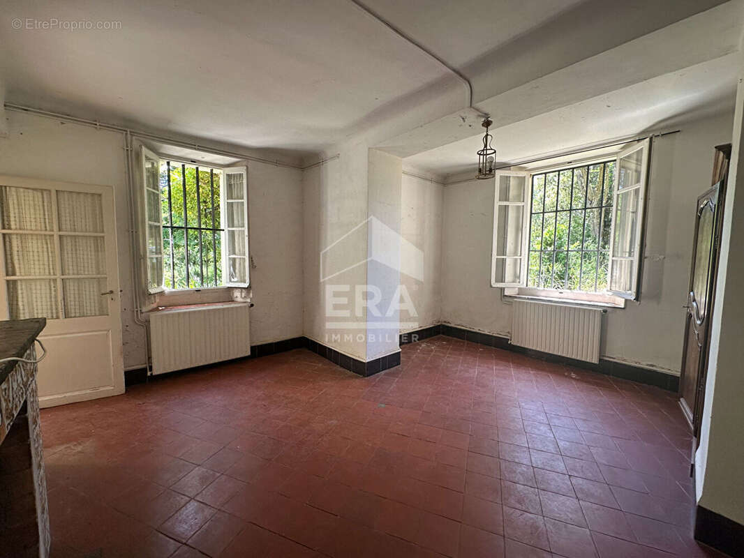 Maison à NANS-LES-PINS