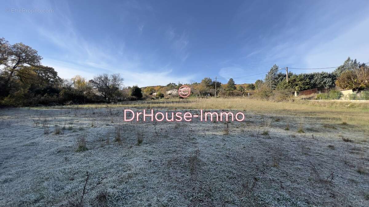 Terrain à MONTMEYAN