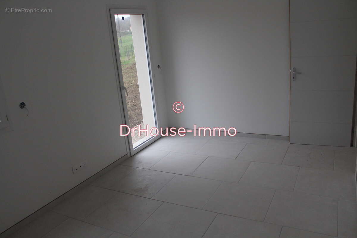 Maison à CHAMPNIERS