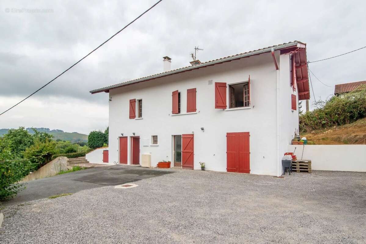 Appartement à SAINT-PEE-SUR-NIVELLE