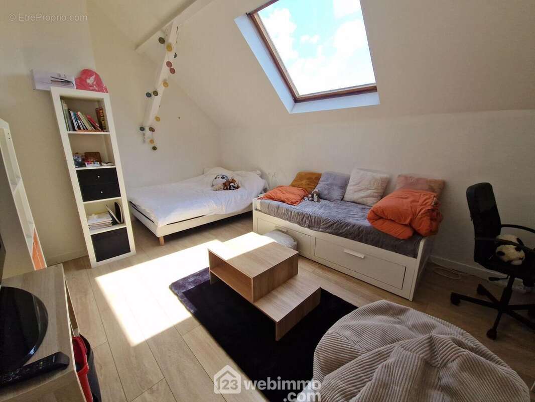 Une des 3 chambres (la plus grande : 19 m²) - Maison à LE GIROUARD