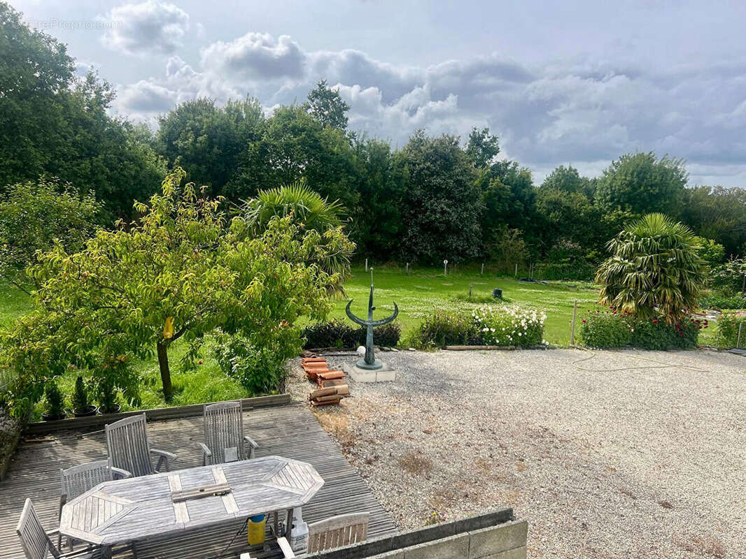 Maison à BOURCEFRANC-LE-CHAPUS