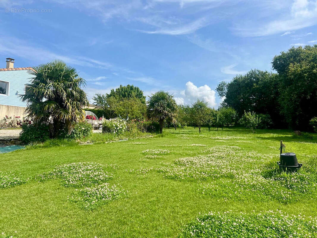 Maison à BOURCEFRANC-LE-CHAPUS