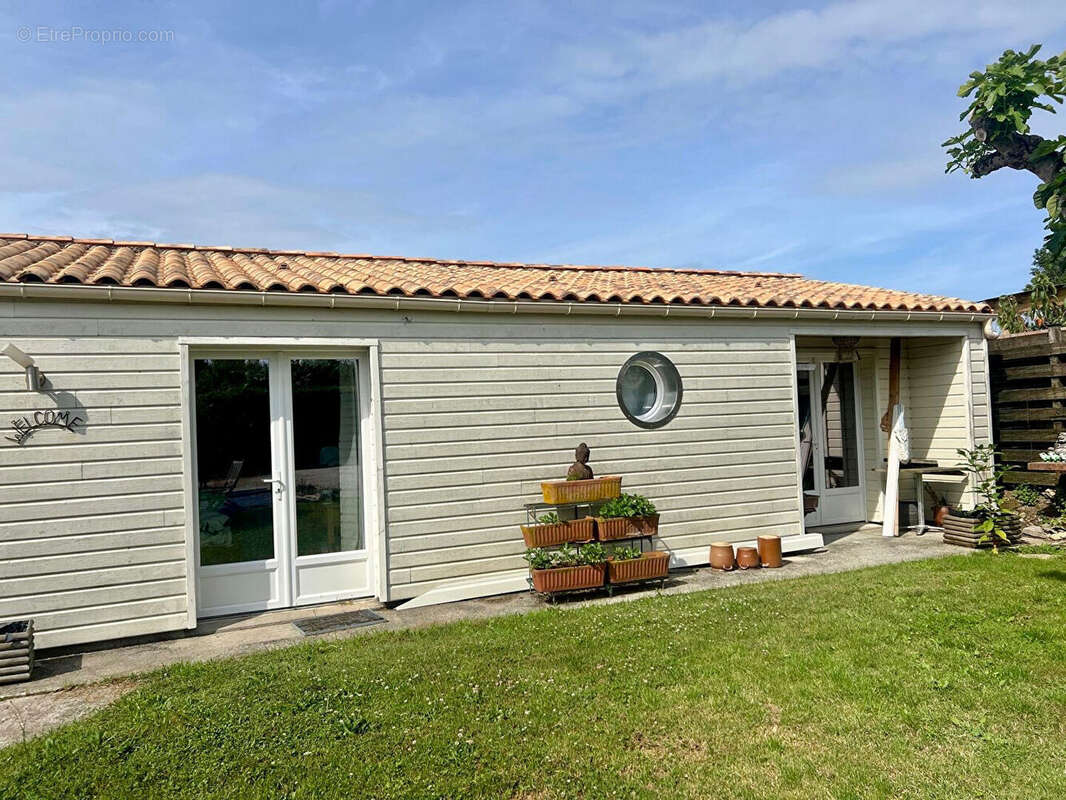 Maison à BOURCEFRANC-LE-CHAPUS