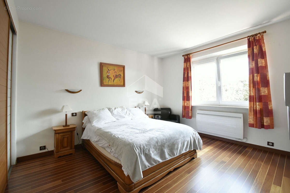 Maison à SAINT-REMY-L&#039;HONORE