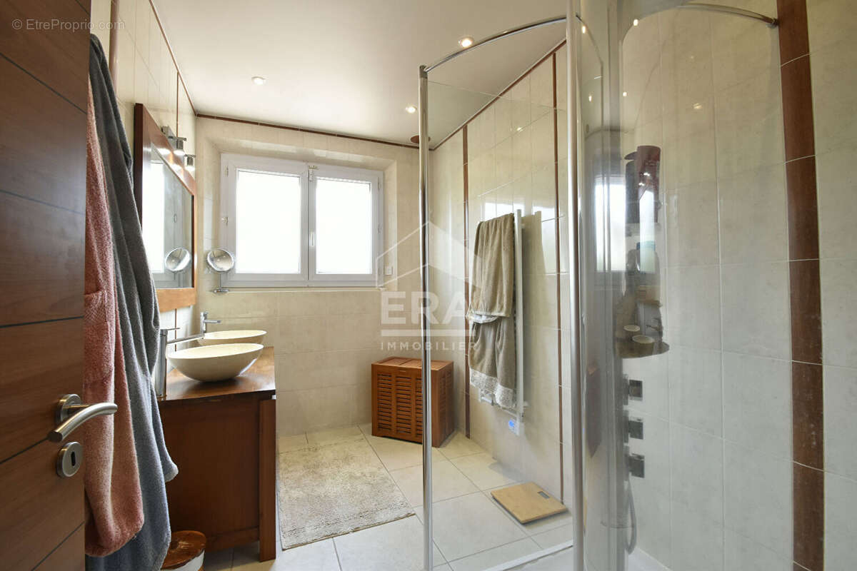 Maison à SAINT-REMY-L&#039;HONORE