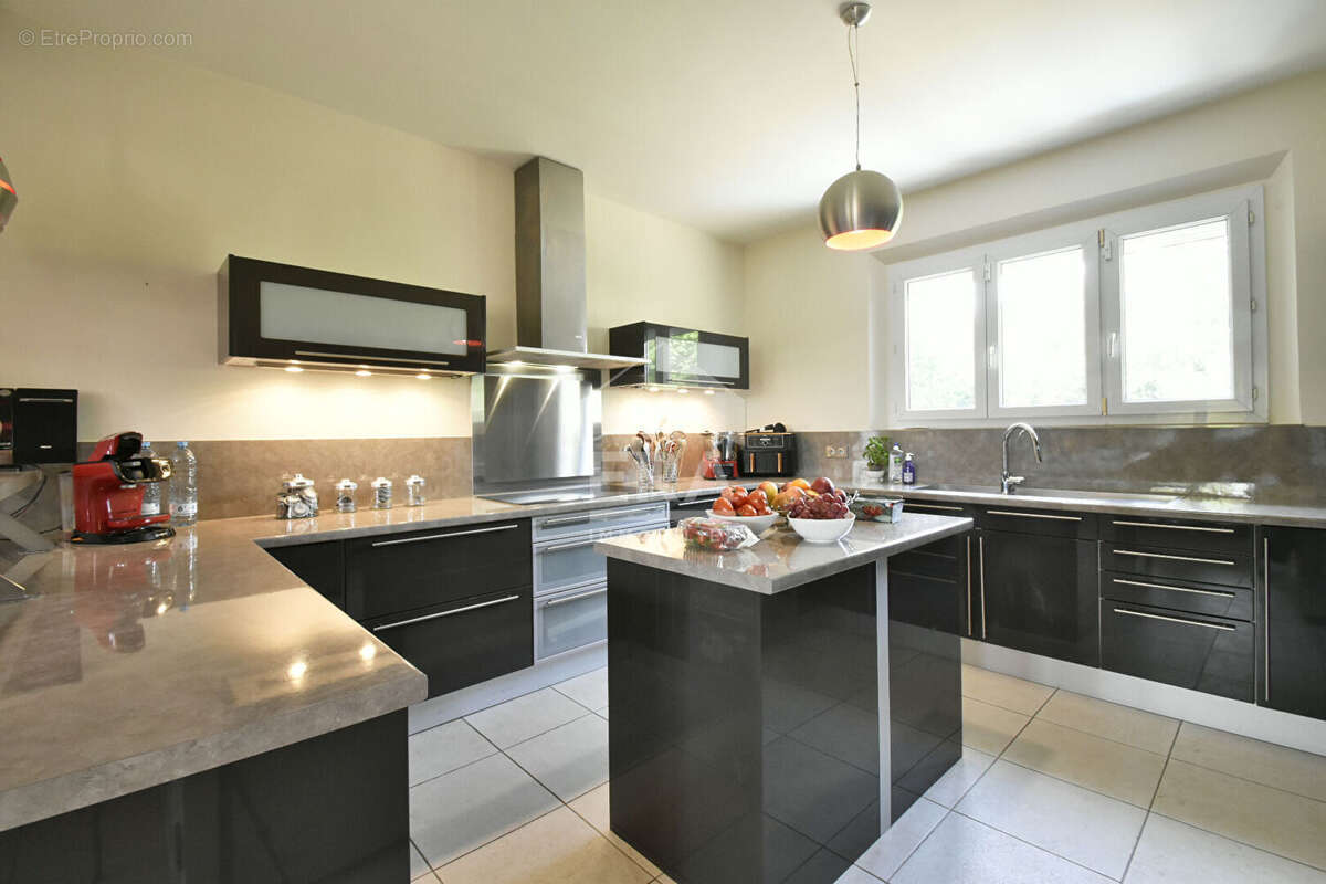 Maison à SAINT-REMY-L&#039;HONORE