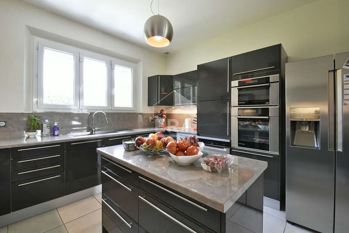 Maison à SAINT-REMY-L&#039;HONORE