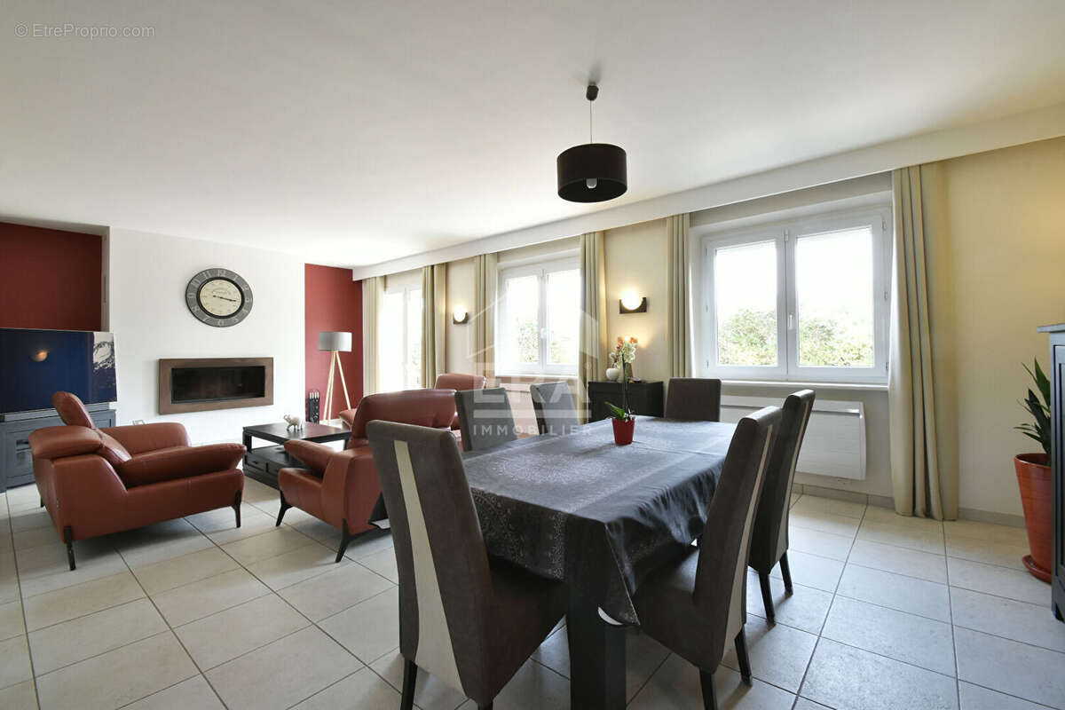 Maison à SAINT-REMY-L&#039;HONORE