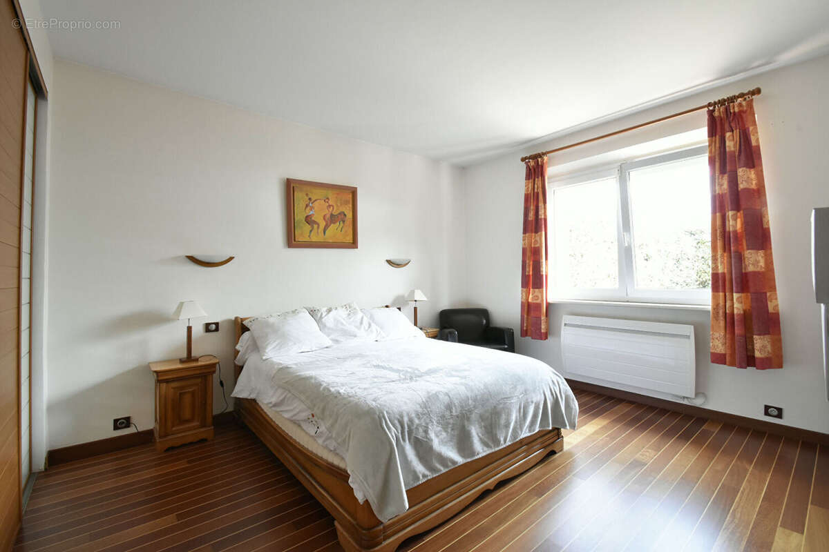 Maison à LES MESNULS