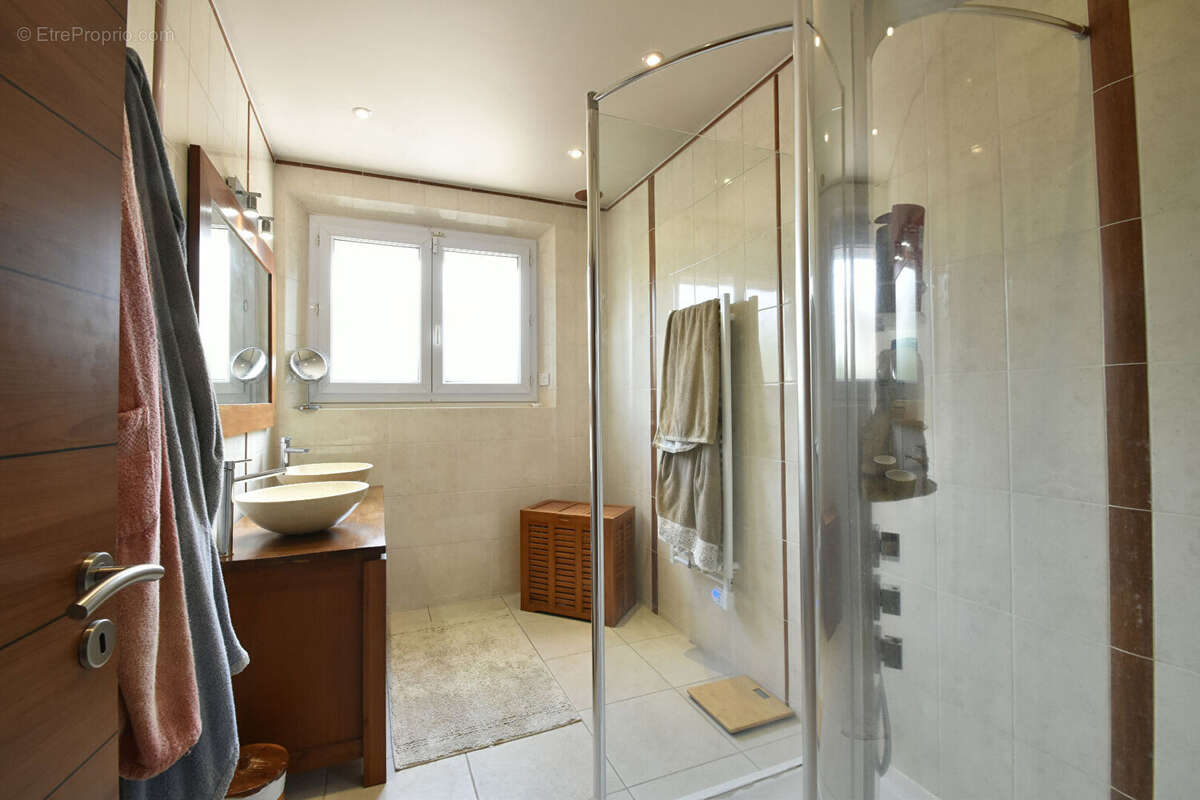 Maison à LES MESNULS