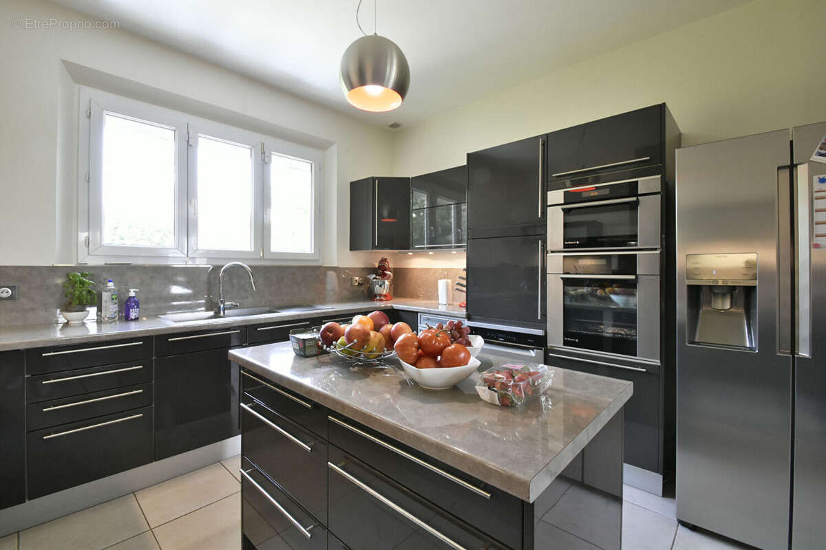 Maison à LES MESNULS