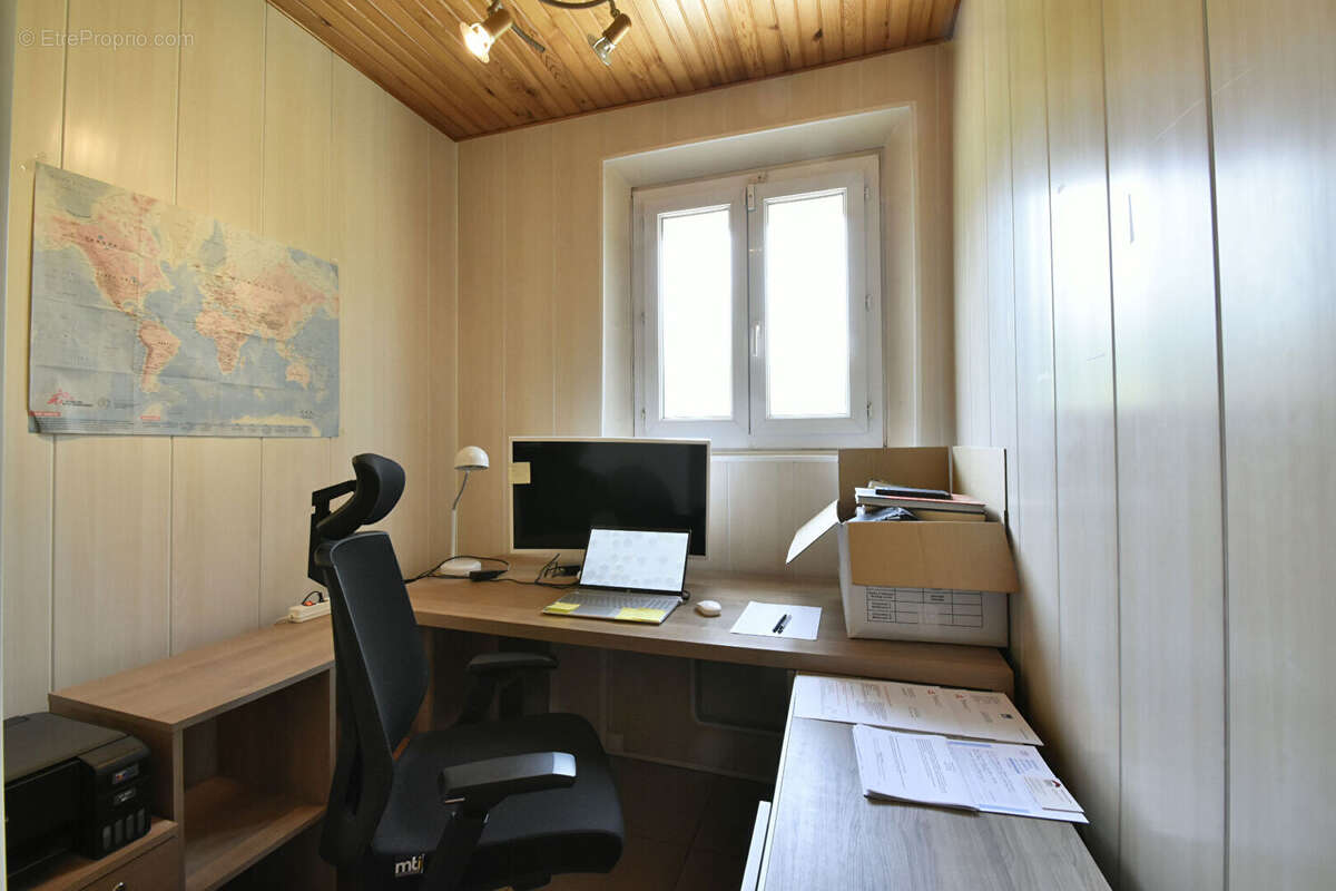 Maison à LES MESNULS