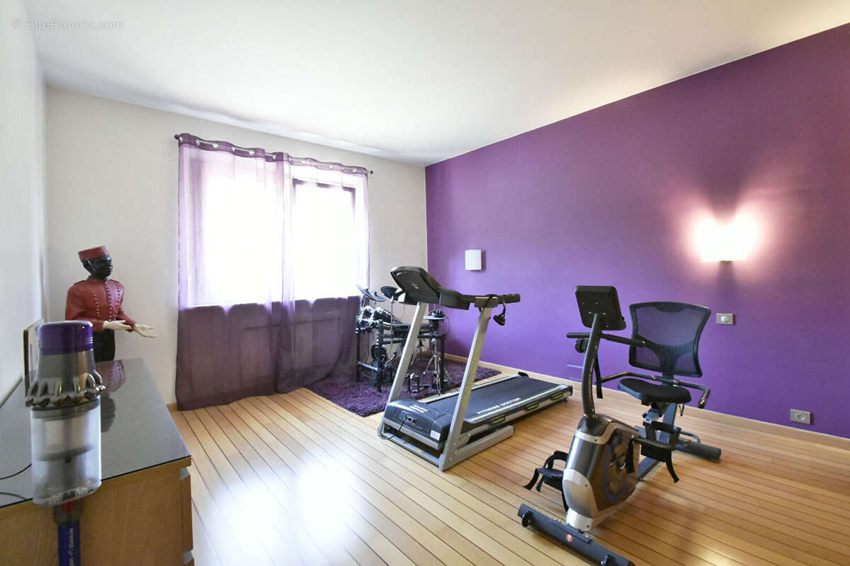 Maison à LES MESNULS