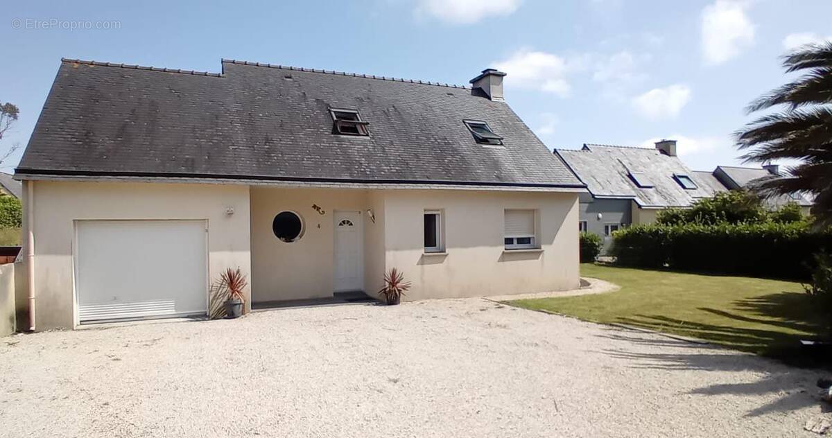 Maison à PLOUNEVEZ-LOCHRIST