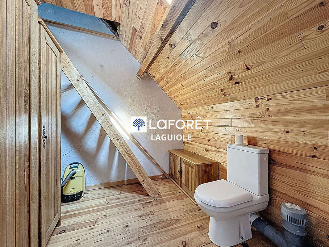 Maison à SAINTE-GENEVIEVE-SUR-ARGENCE