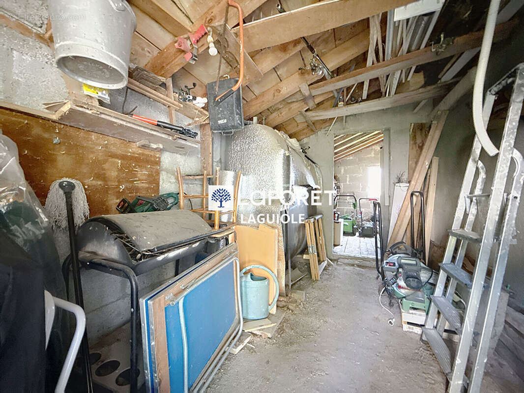 Maison à SAINTE-GENEVIEVE-SUR-ARGENCE