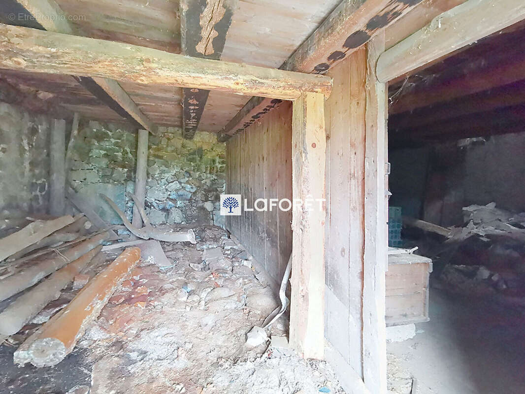 Maison à LA FAGE-MONTIVERNOUX