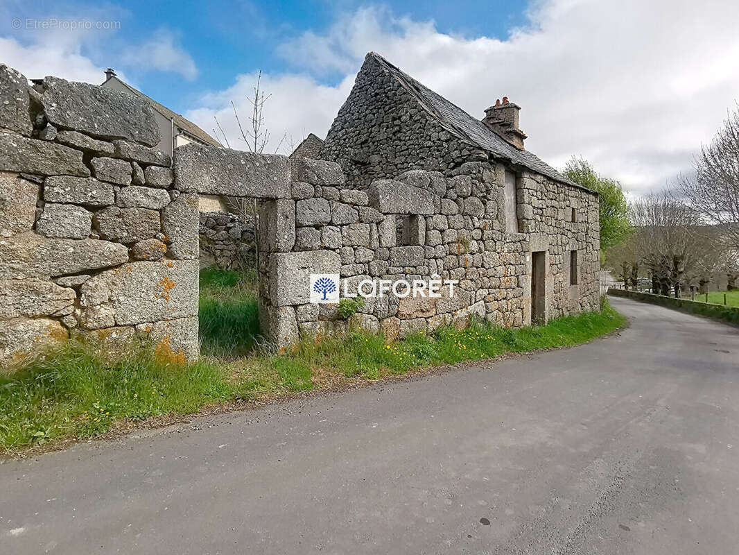 Maison à LA FAGE-MONTIVERNOUX