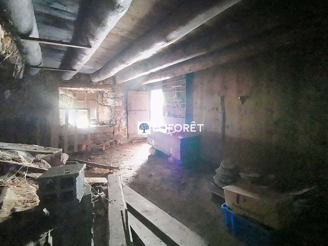 Maison à LA FAGE-MONTIVERNOUX