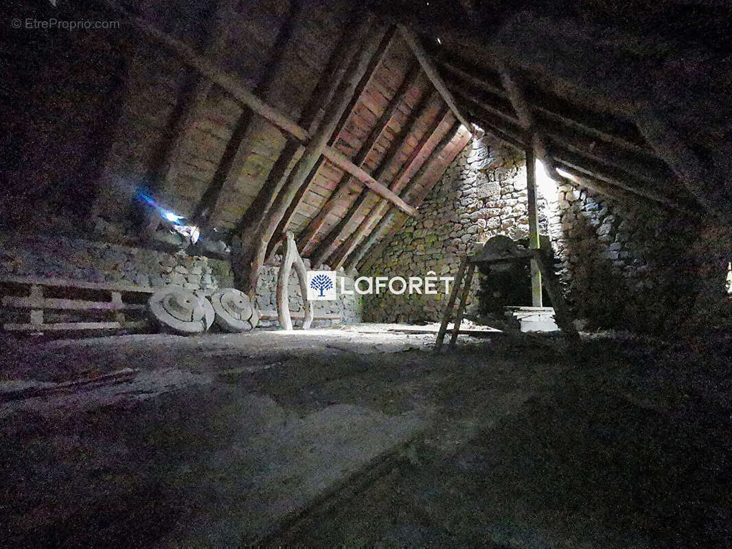 Maison à LA FAGE-MONTIVERNOUX