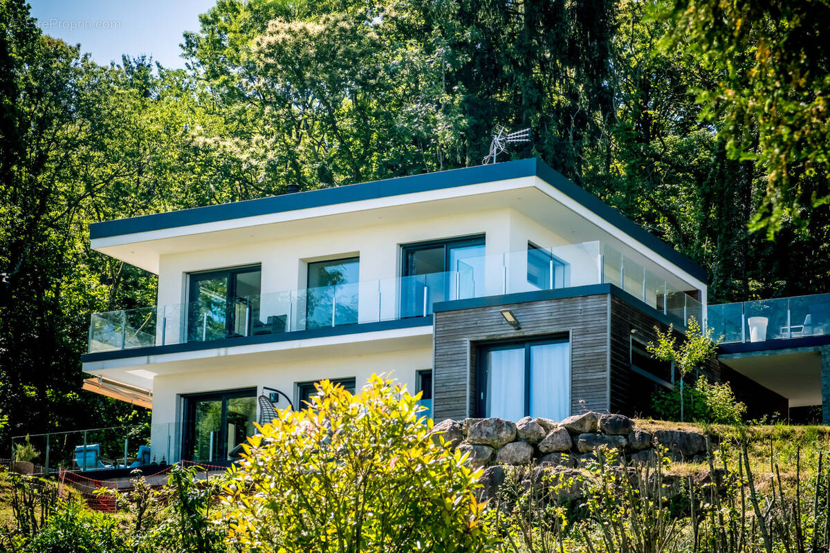 Maison à NEUVECELLE