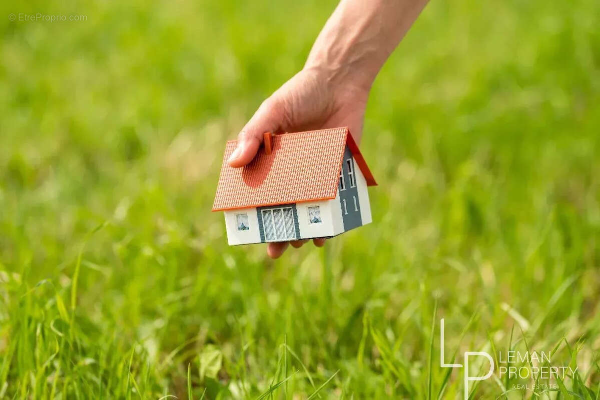 Terrain à ANTHY-SUR-LEMAN