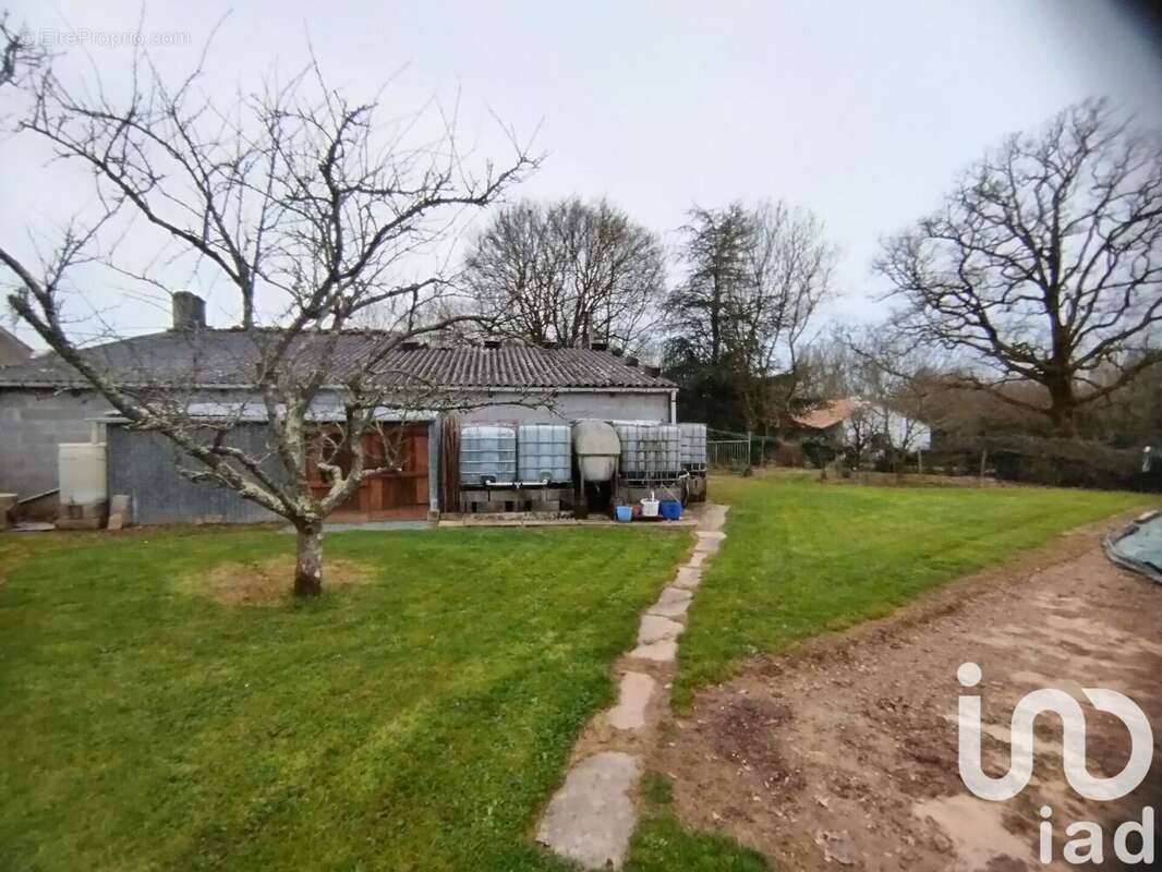 Photo 3 - Terrain à LE CHAMP-SAINT-PERE