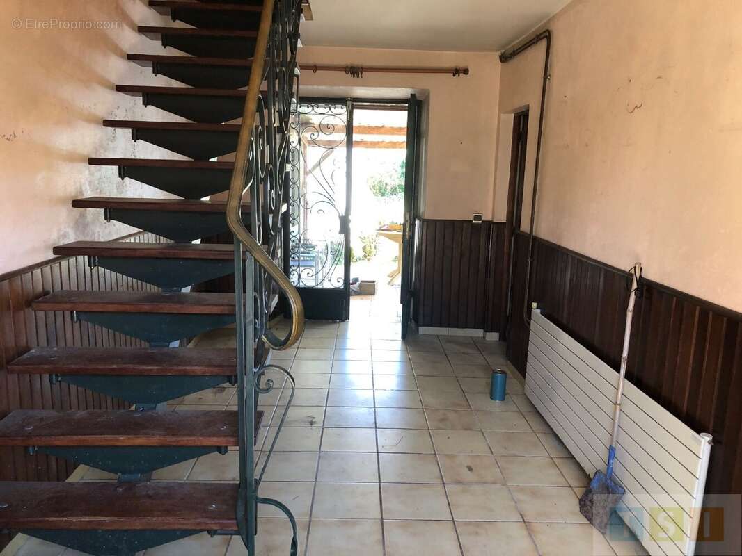 Maison à SAINT-LAURENT-DE-NESTE