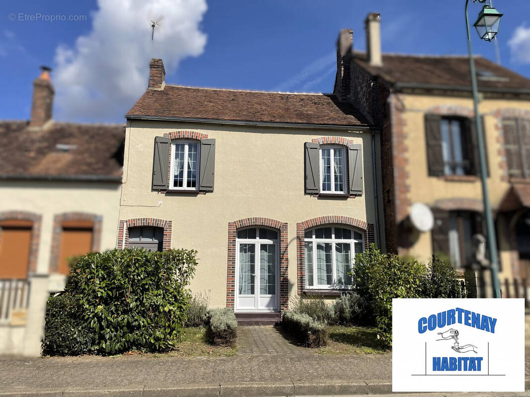 Maison à SAINT-HILAIRE-LES-ANDRESIS