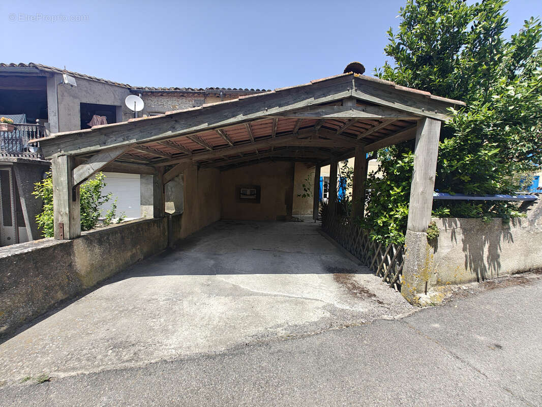 Maison à BELVEZE-DU-RAZES