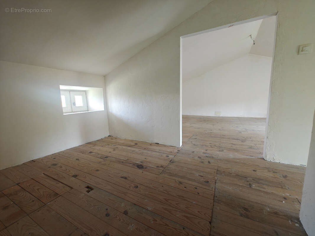 Maison à BELVEZE-DU-RAZES