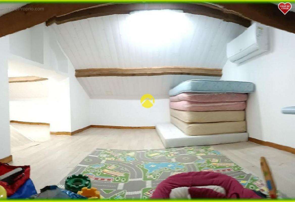 Maison à NEUVY-SUR-BARANGEON