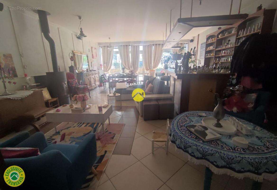 Commerce à VAILLY-SUR-SAULDRE