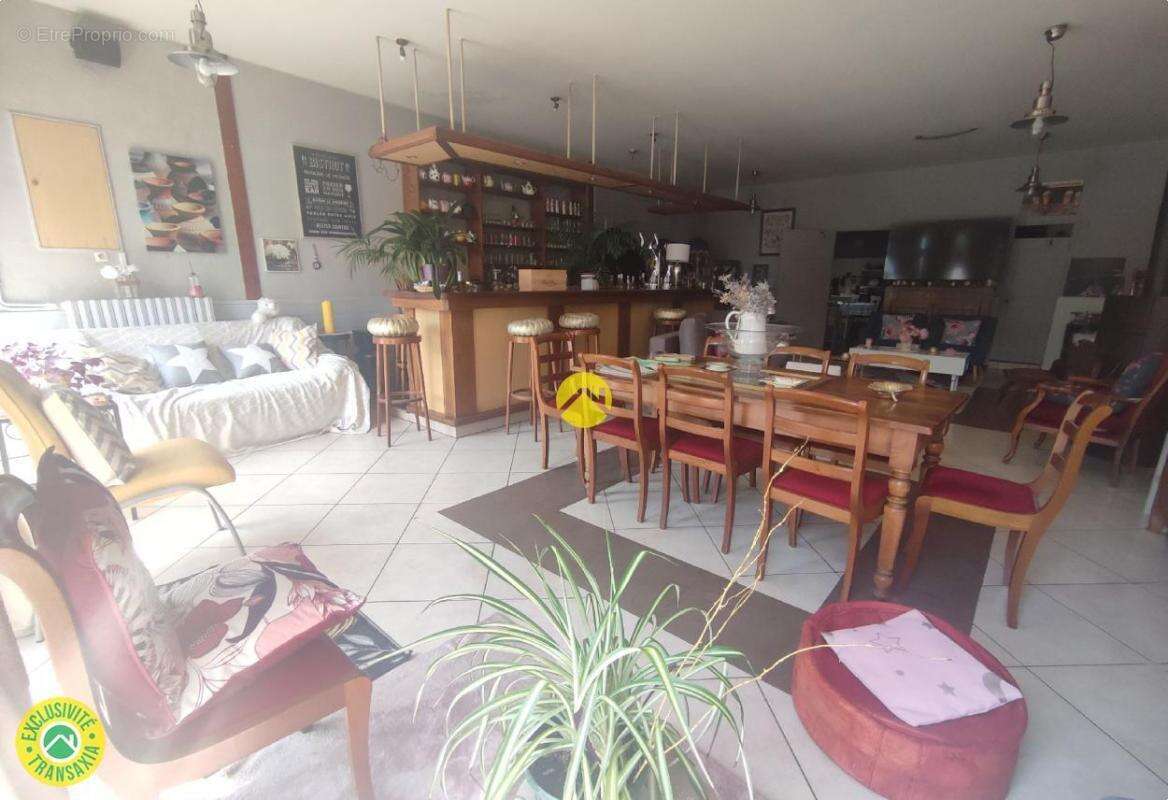 Commerce à VAILLY-SUR-SAULDRE